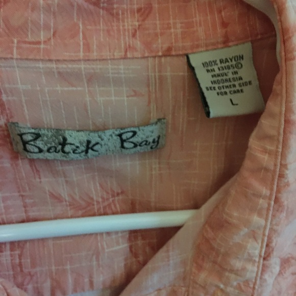 Men’s Large Batik Bay shirt - Picture 2 of 3